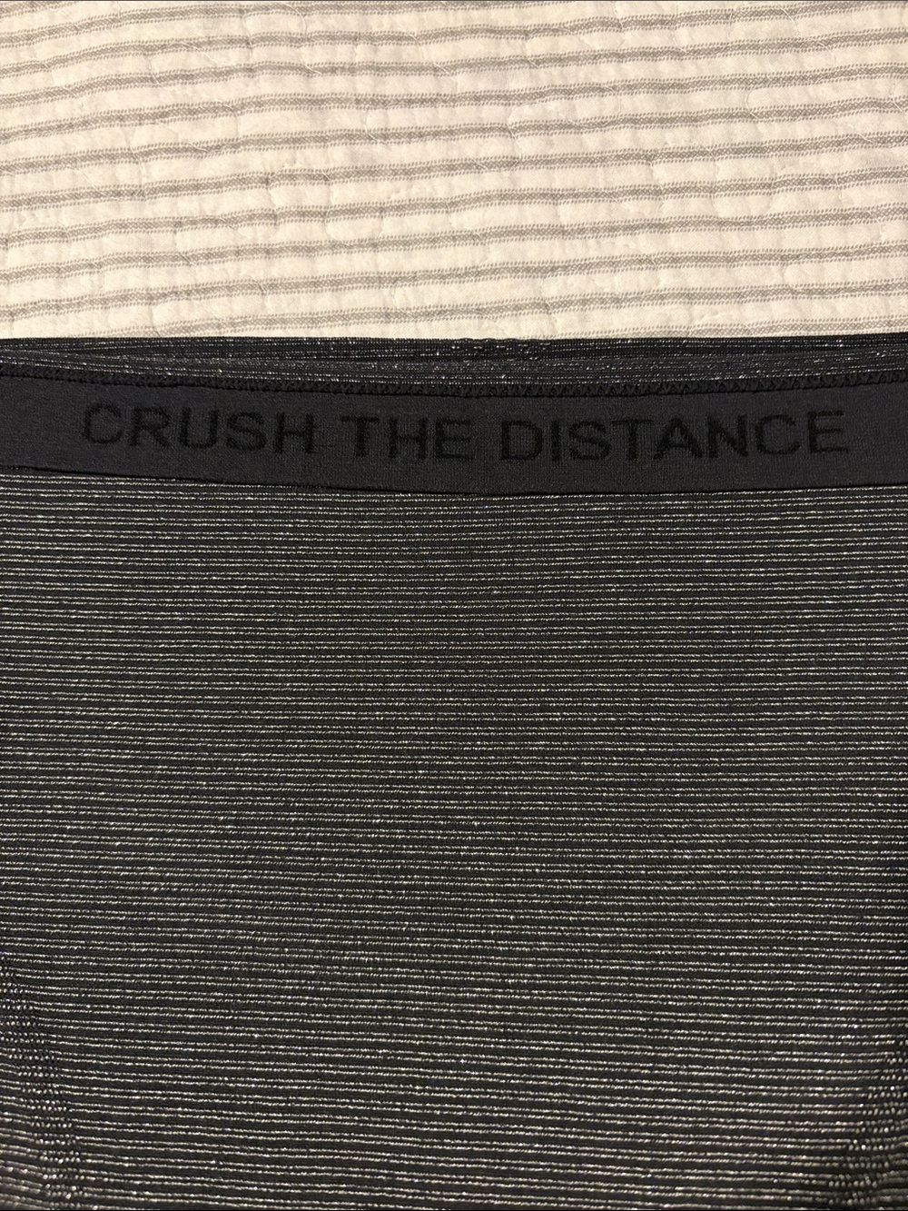 Lululemon Swiftly Tech ~ 4 ~ Black Sparkle - Picture 9 of 15